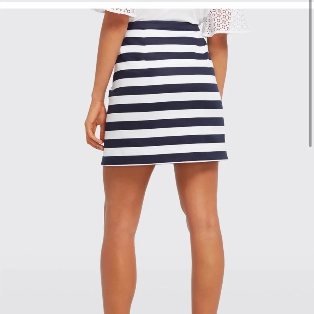 Draper James Navy & White Striped Mini Skirt.  Size 0 - Picture 2 of 6